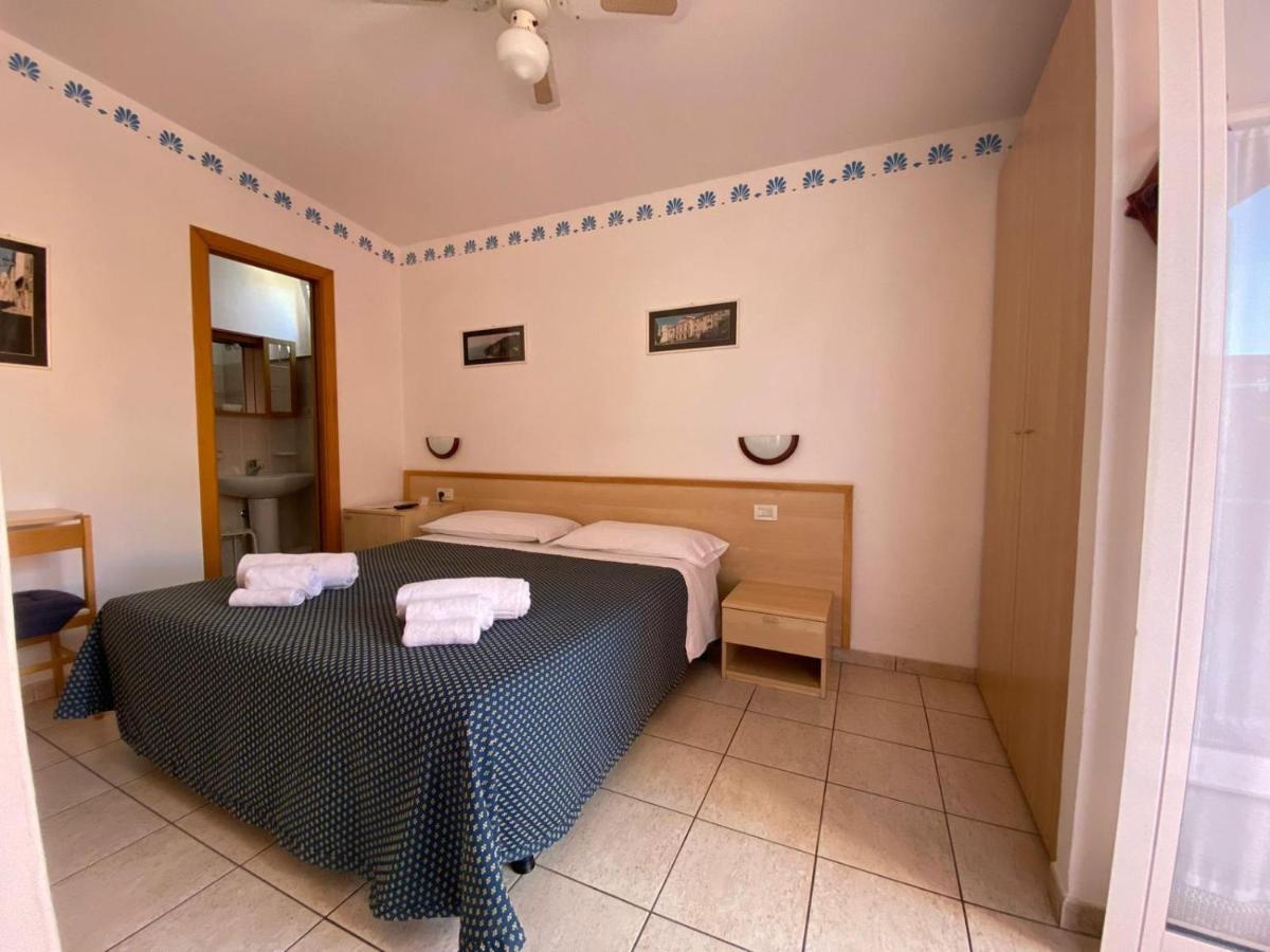 Hotel Il Parco Sirolo Esterno foto