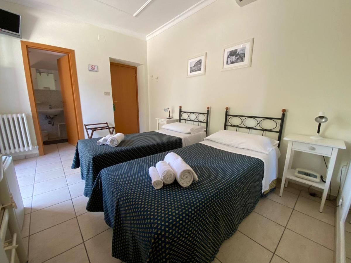 Hotel Il Parco Sirolo Esterno foto