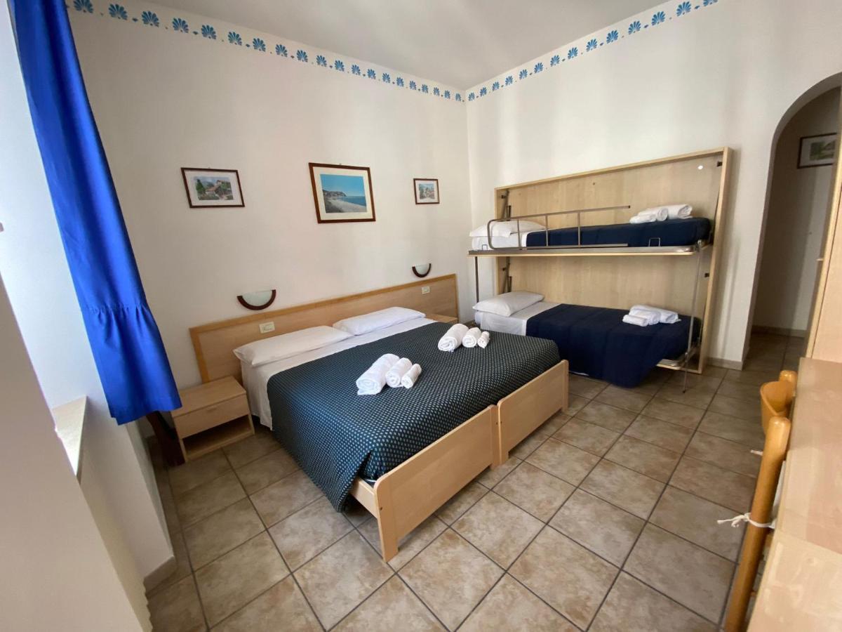 Hotel Il Parco Sirolo Esterno foto