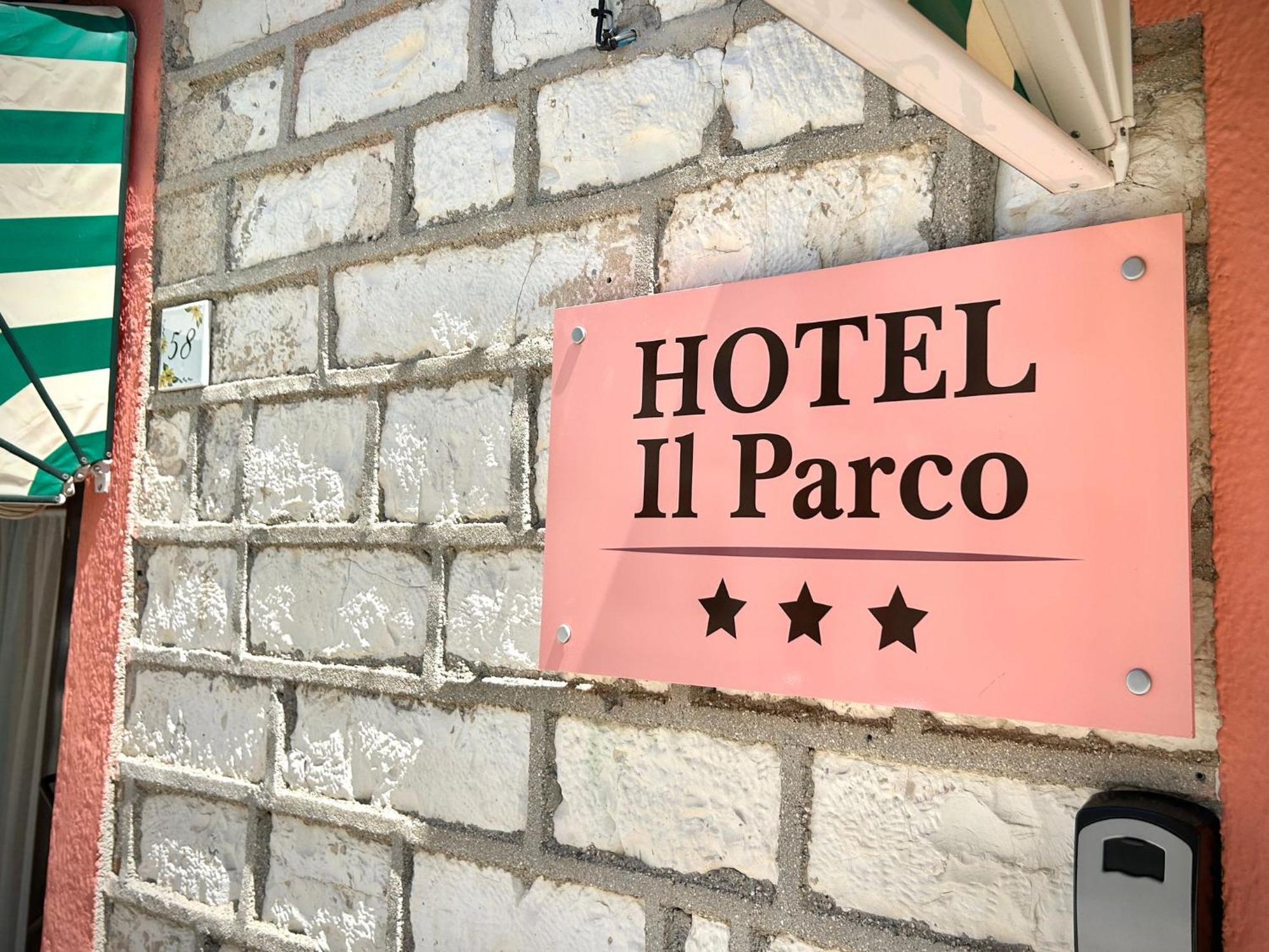 Hotel Il Parco Sirolo Esterno foto