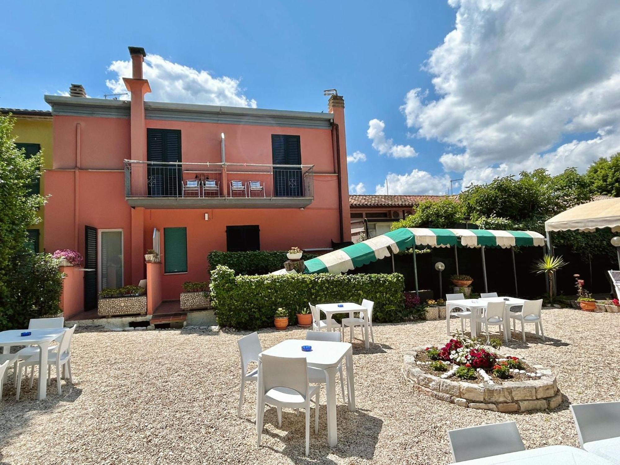 Hotel Il Parco Sirolo Esterno foto