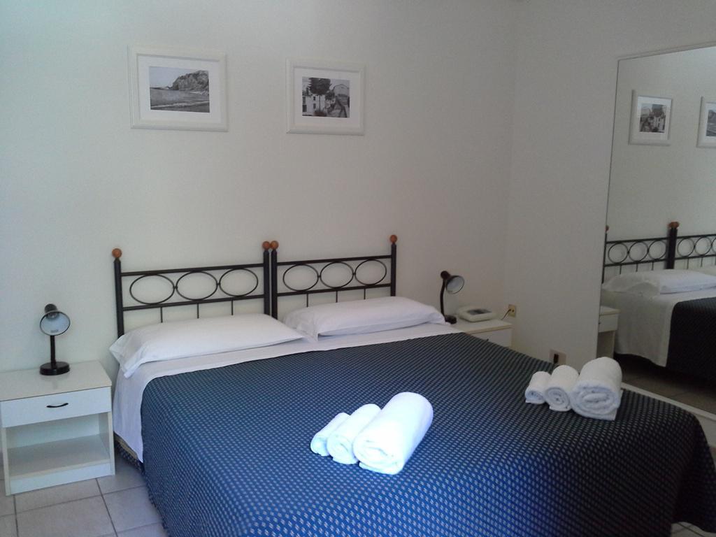 Hotel Il Parco Sirolo Esterno foto